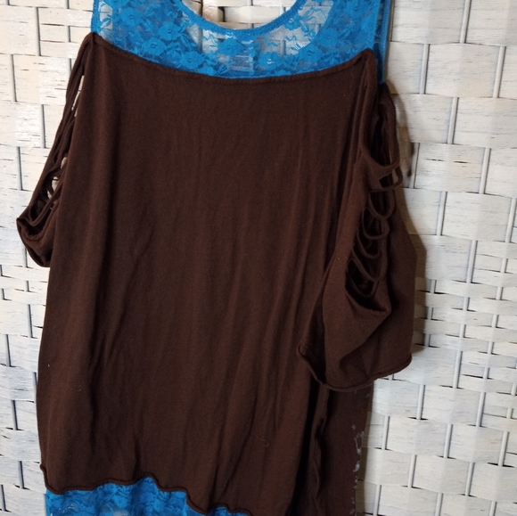 Ransom women's Tank with Cold Shoulder Sleeve Size 1X. Sku t1 - Picture 6 of 6